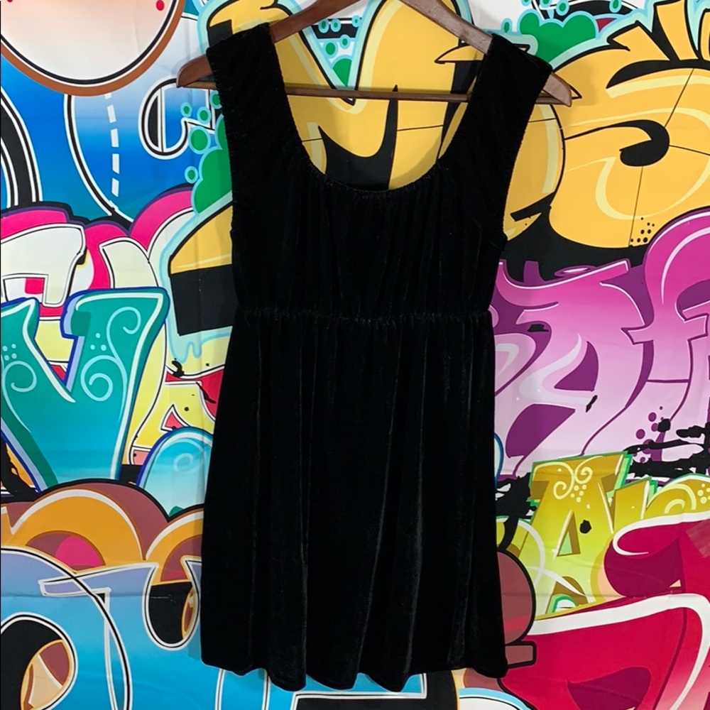 PEEK BLACK DRESS - Picture 4 of 6